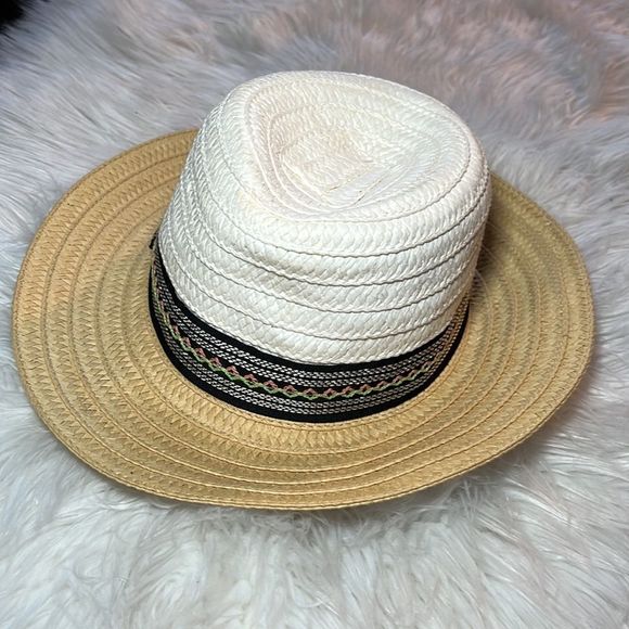 BCBG Fedora Beach Hat - Picture 4 of 6